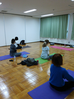新町コミュニティアリーナ ヨガレッスン