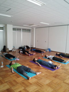 グループレッスン シャバーサナ1