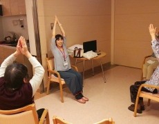 新年のシニアヨガとベビママ☆カフェヨガ