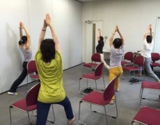 ８月のオフィスランチヨガ