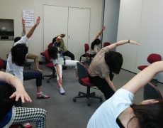 ７月のオフィス☆ランチヨガ