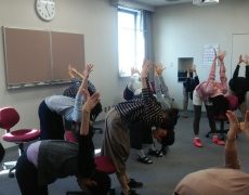 10月のオフィスランチ☆ヨガ